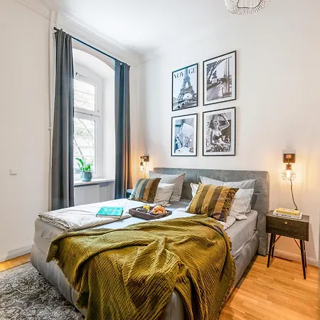 The Koburger Ii - Stylish With Extra High Bed For Kids, 45m2 Space, Ideal For Families With Kids Or Couples Apartment Berlin