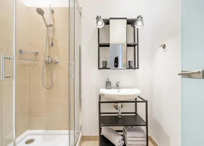 The Koburger Ii - Stylish With Extra High Bed For Kids, 45m2 Space, Ideal For Families With Kids Or Couples *