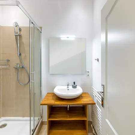 The Koburger Ii - Stylish With Extra High Bed For Kids, 45m2 Space, Ideal For Families With Kids Or Couples