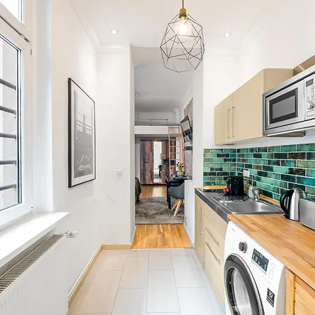 דירה The Koburger Ii - Stylish With Extra High Bed For Kids, 45m2 Space, Ideal For Families With Kids Or Couples ברלין